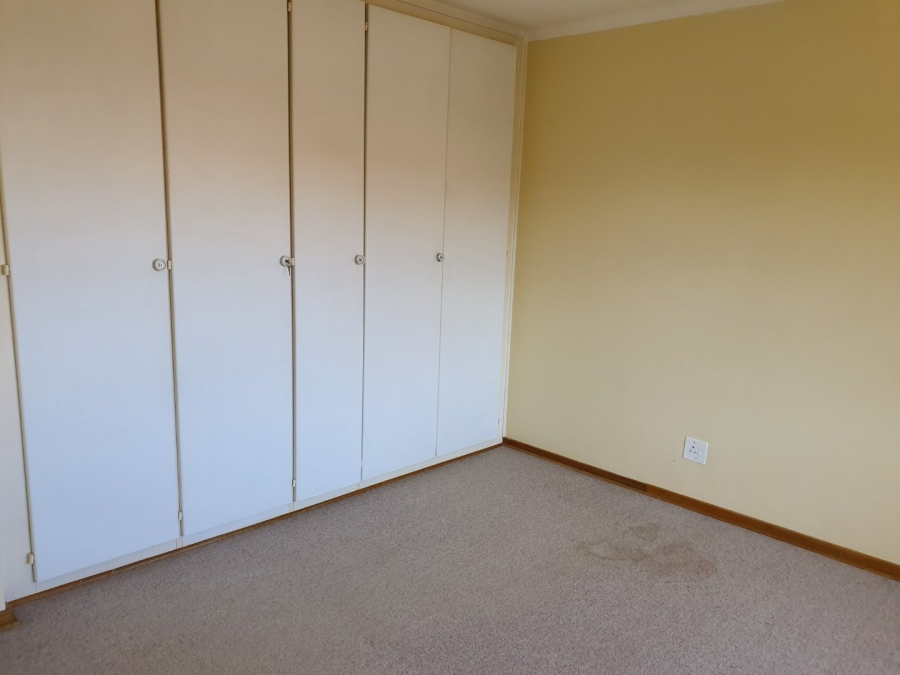 4 Bedroom Property for Sale in Hospitaalheuwel Free State